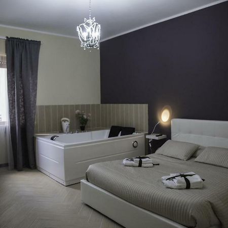 Il Centro Short Lets Hotell Valguarnera Caropepe Exteriör bild