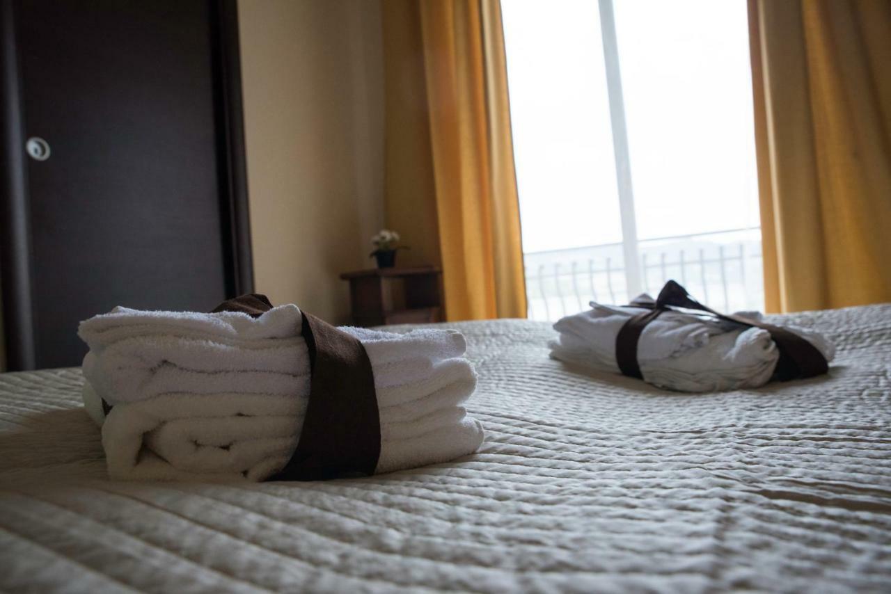 Il Centro Short Lets Hotell Valguarnera Caropepe Exteriör bild