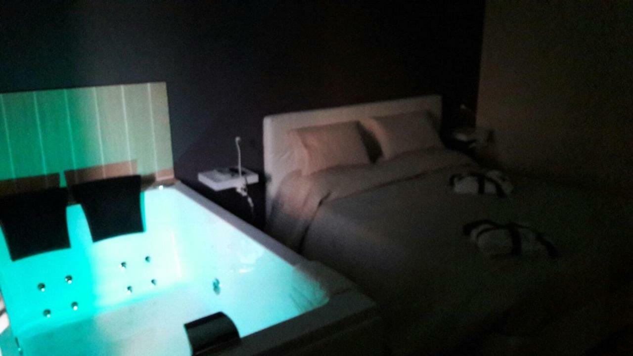 Il Centro Short Lets Hotell Valguarnera Caropepe Exteriör bild